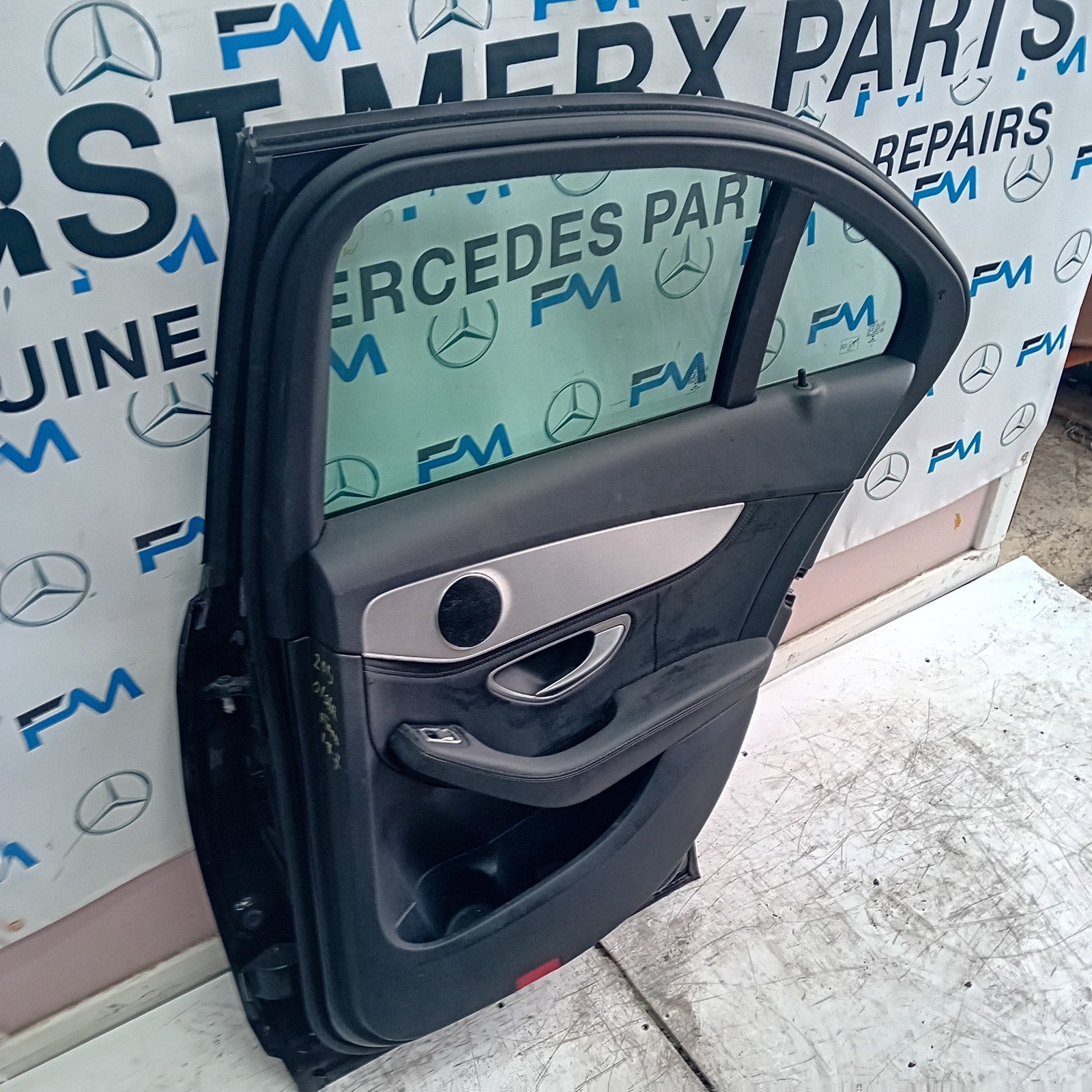MERCEDES BENZ C-CLASS W205 DRIVER SIDE REAR DOOR O/S/R BLACK  COMPLETE FMD147