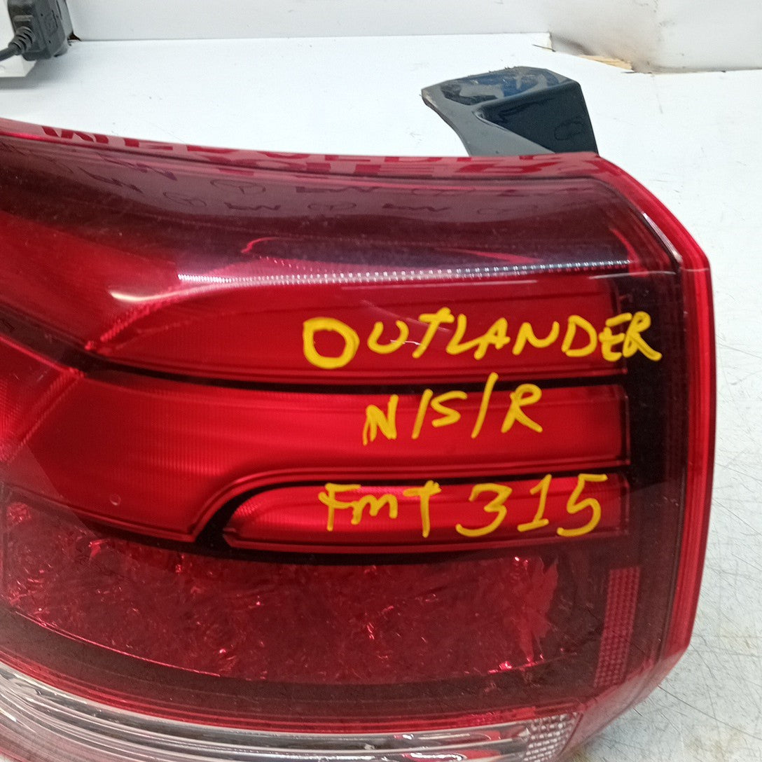 MITSUBISHI OUTLANDER MK3 PASSENGER REAR OUTER TAIL LIGHT 2014 FMT315