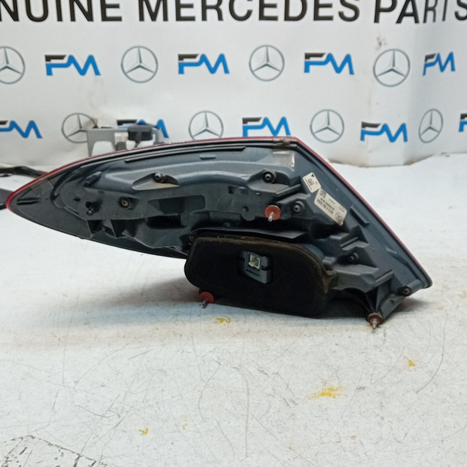 MERCEDES E-CLASS W213 DRIVER RIGHT OS REAR TAIL LIGHT A2139068000 FMT251