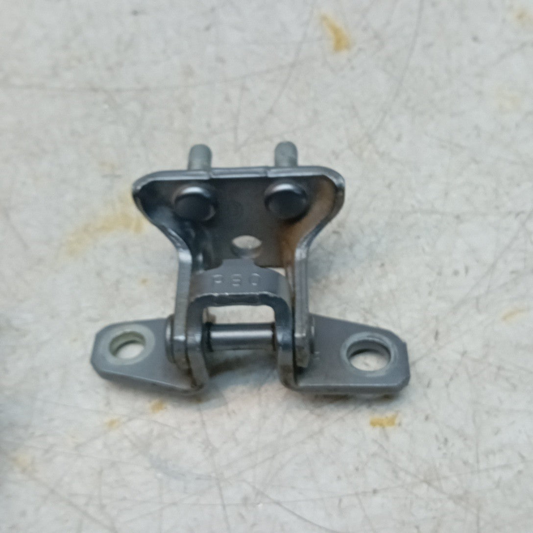 MITSUBISHI OUTLANDER MK3  REAR DOOR HINGE PANEL D1 A046834 FM001647