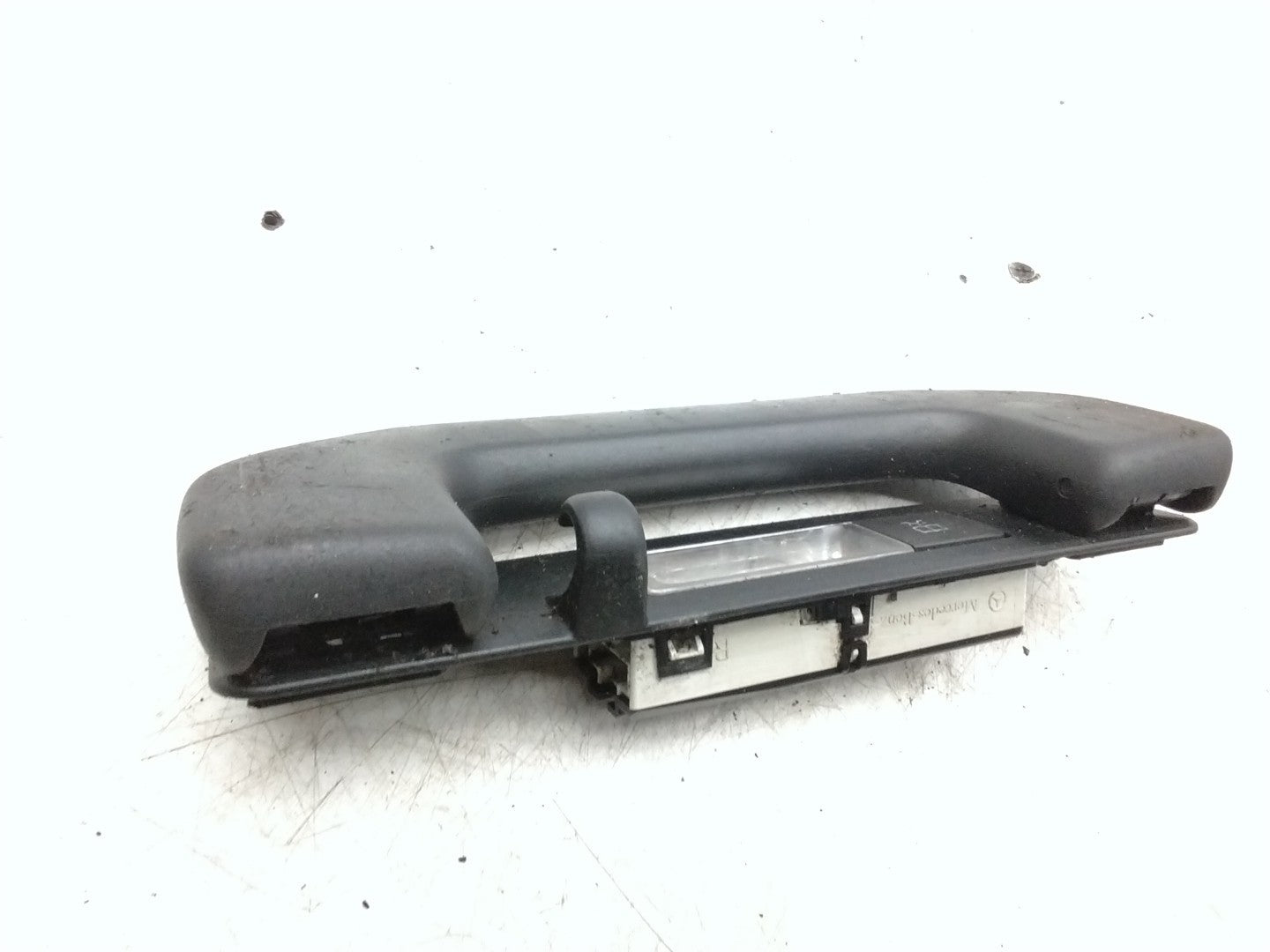  MERCEDES CLA W117 REAR RIGHT GRAB HANDLE AND LIGHT A0009064805 FMR46