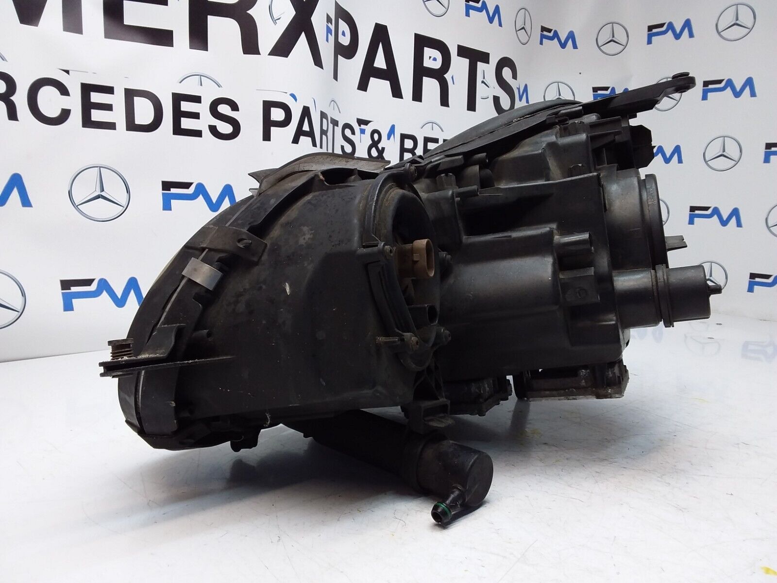 2009 MERCEDES E-CLASS W211 HEADLIGHT DRIVER O/S FMH136