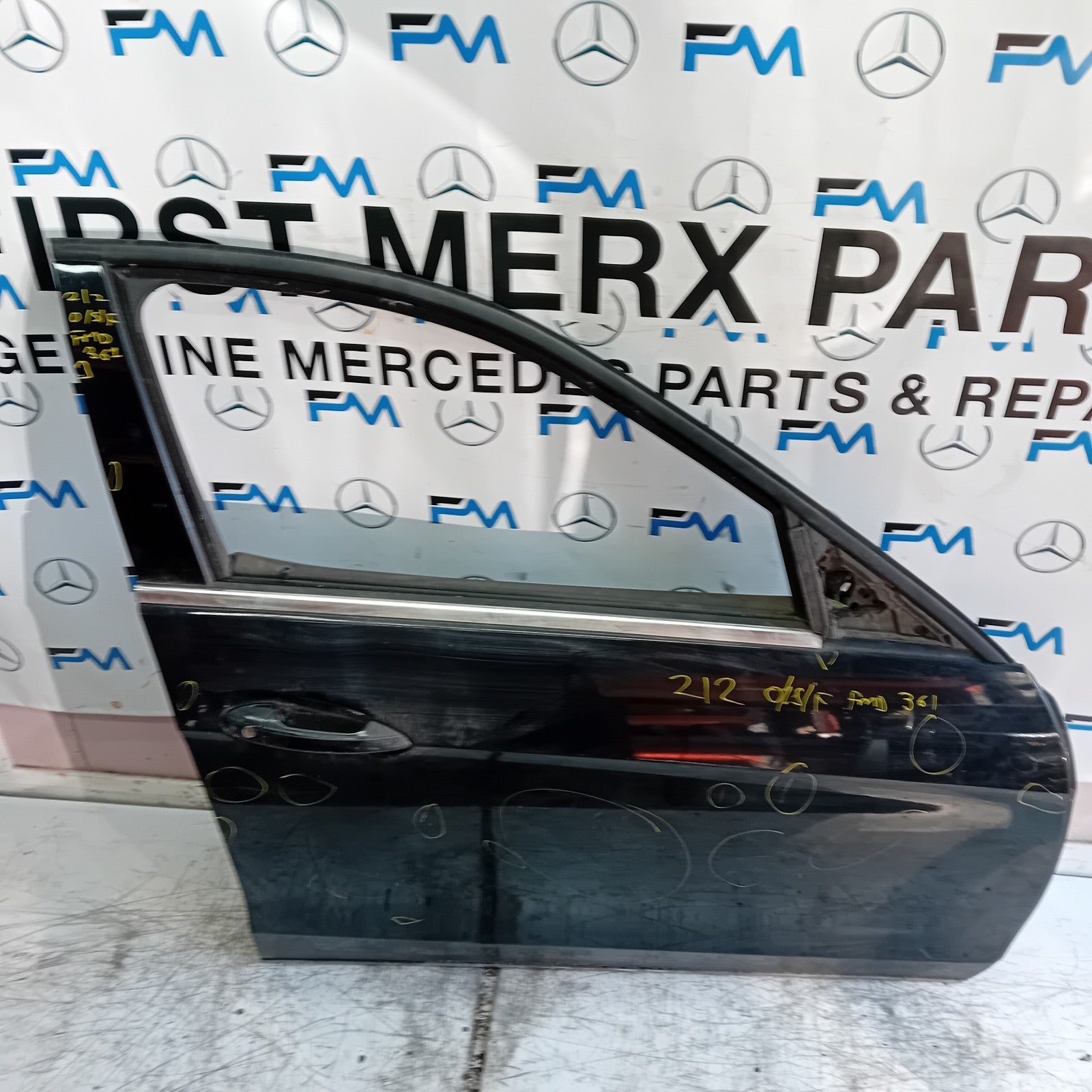 MERCEDES E-CLASS W212 SLN DRIVER FRONT DOOR OSF 2009-16 BLACK COMPLETE FMD361