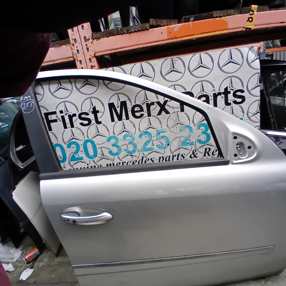 MERCEDES BENZ ML  W164  DRIVER SIDE FRONT DOOR ( OFF SIDE FRONT )