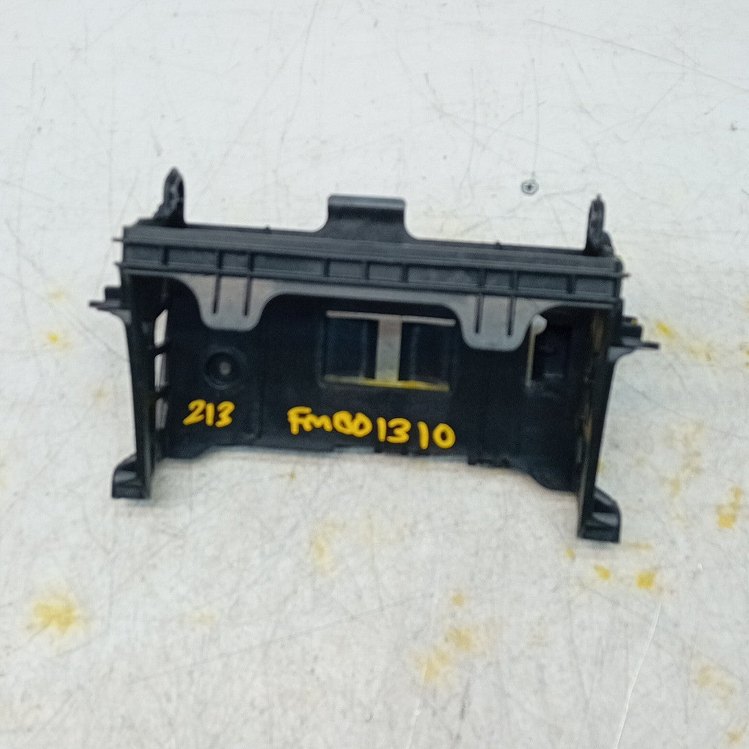 MERCEDES BENZ E-CLASS W213 RADIO STEREO HEAD UNIT BRACKET A2135455900  FM001310