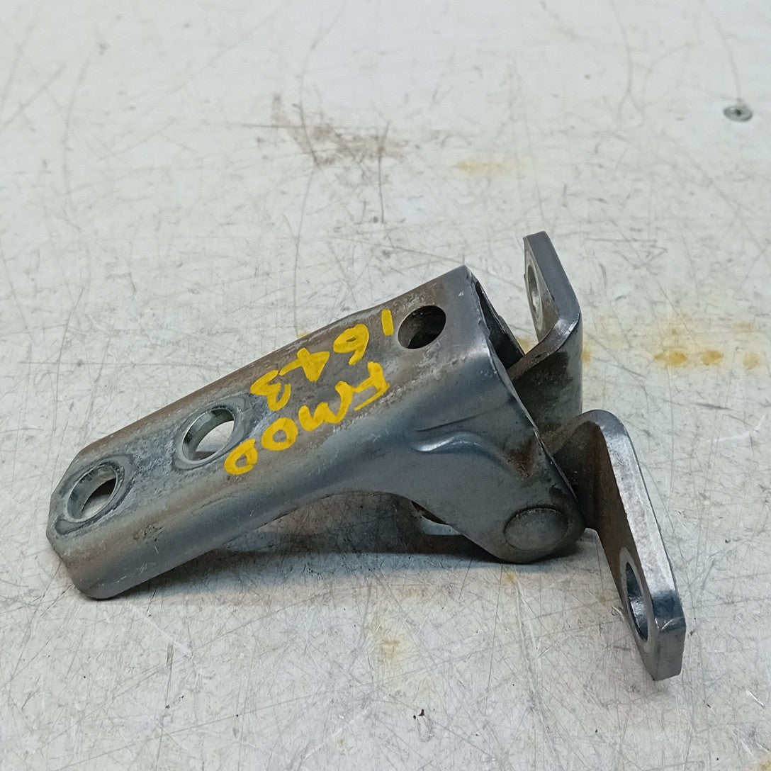 MITSUBISHI OUTLANDER MK3  FRONT DOOR HINGE PANEL E1 A046834 FM001643