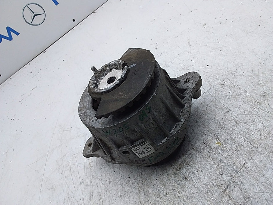 MERCEDES BENZ  C-CLASS  W205  ENGINE MOUNT RIGHT OS A2052406717 FMR362