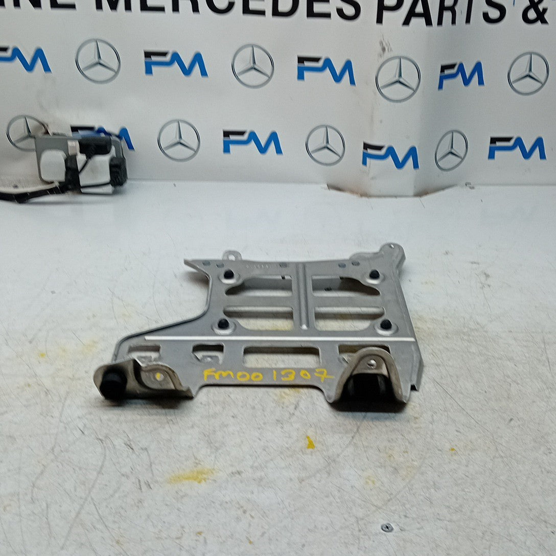 MERCEDES E-CLASS W213 PREMIUM SOUND SYSTEM BRACKET A2135452440 FM001307