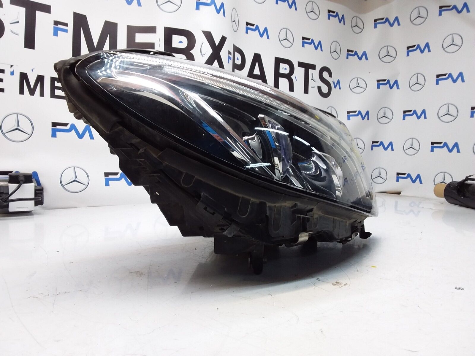 2018 MERCEDES C-CLASS W205 O/S Driver Headlight A2059068002 FMH47 LED INTELLIGEN