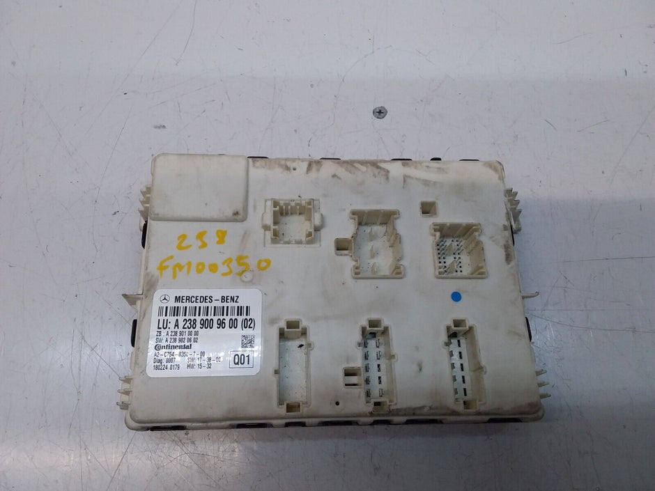 Mercedes E-CLASS W238 SAM Signal Control Module Unit A2389009600 FM00350