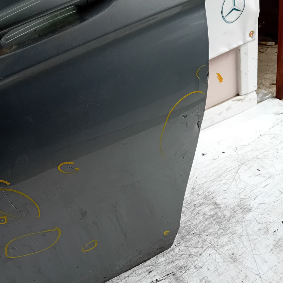 MERCEDES C-CLASS W204 PASSENGER FRONT DOOR NSF 2009-2014 GREY COMPLETE FMD406
