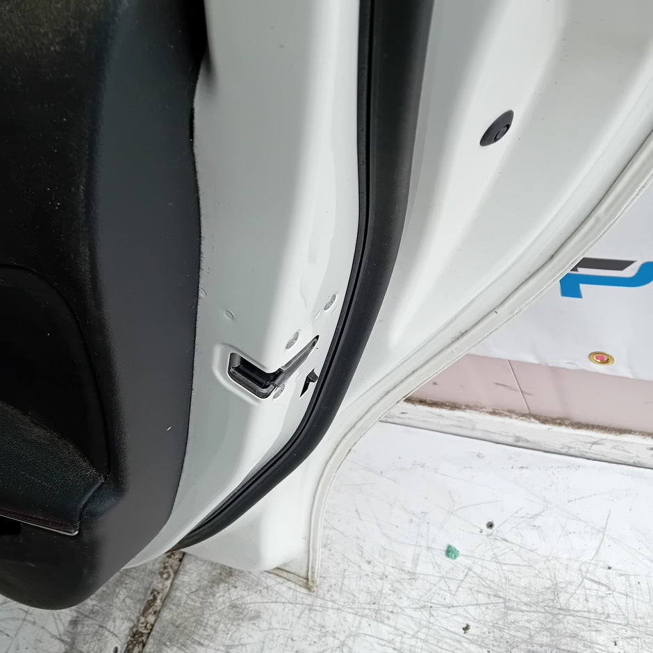 MEECEDS A-CLASS W176 DRIVER REAR DOOR OSR WHITE 2012-18 COMPLETE FMD396