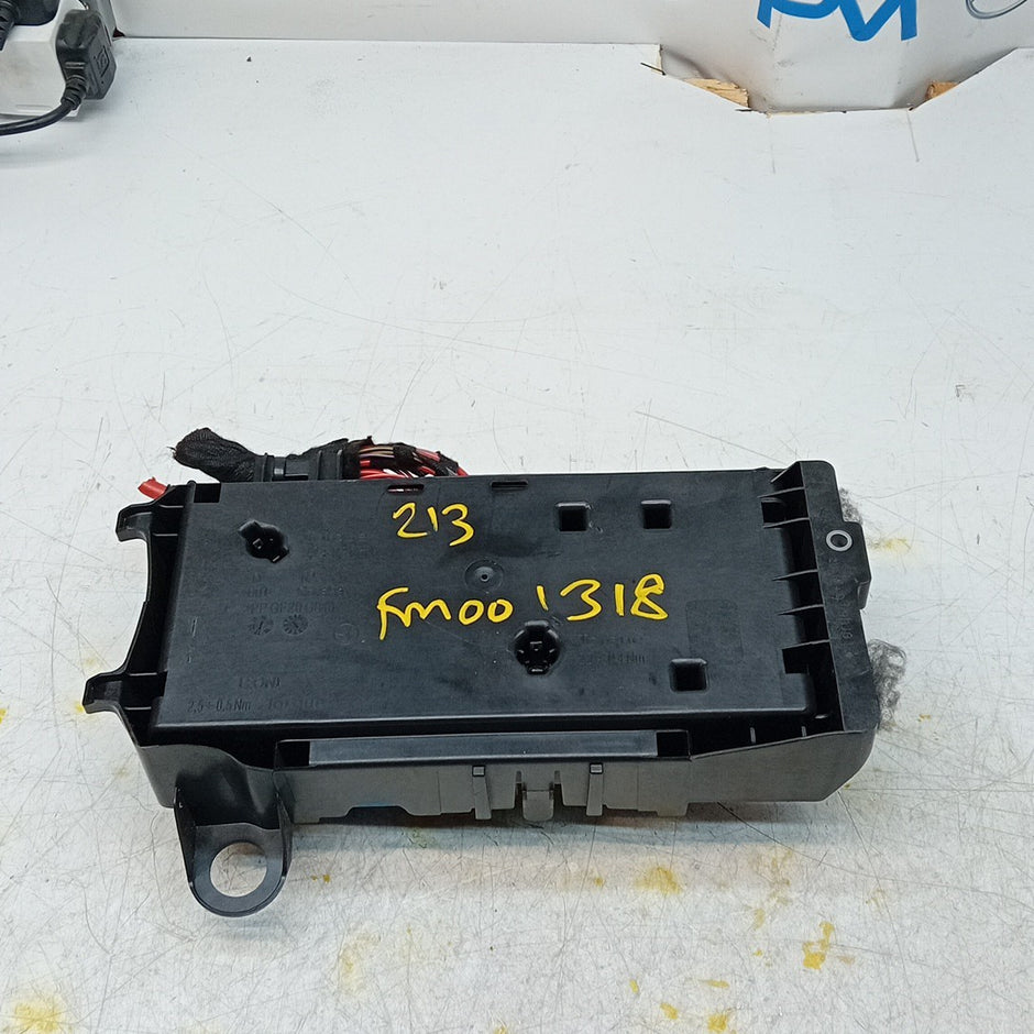 MERCEDES BENZ  E-CLASS  W213 FUSE RELAY JUNCTION BOX 2016  FM001318