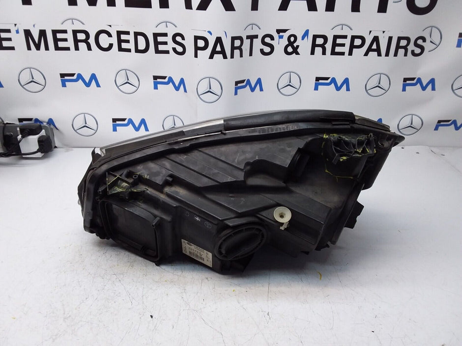 2013 MERCEDES A-CLASS W176 HEADLIGHT DRIVER SIDE OS A1768200461 FMH117 (Damaged)