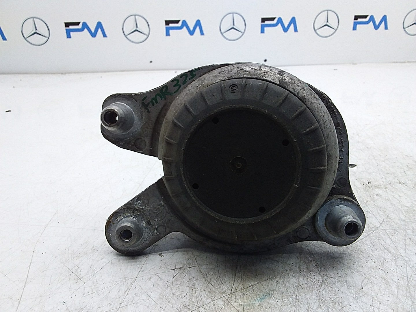 MERCEDES BENZ  C-CLASS W205  ENGINE MOUNT RIGHT OS A2052406717 FMR325