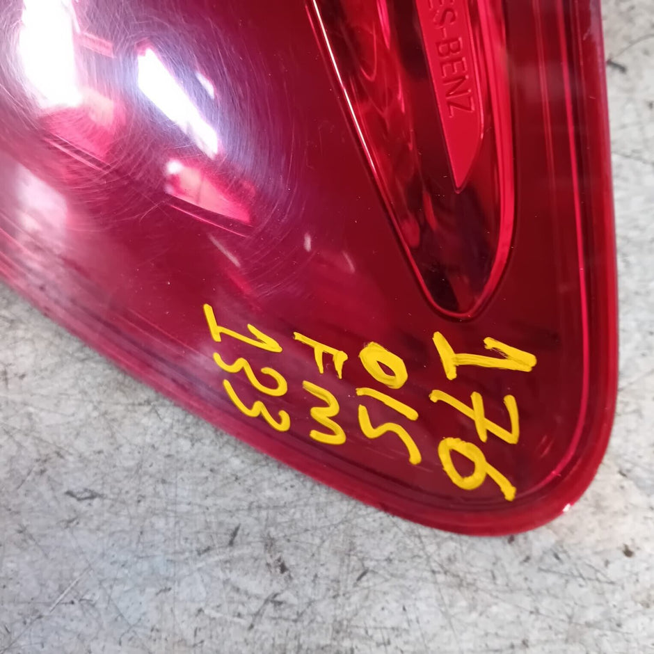 MERCEDES CLC W203 2008 REAR DRIVER RIGHT SIDE TAIL LIGHT A2038205264