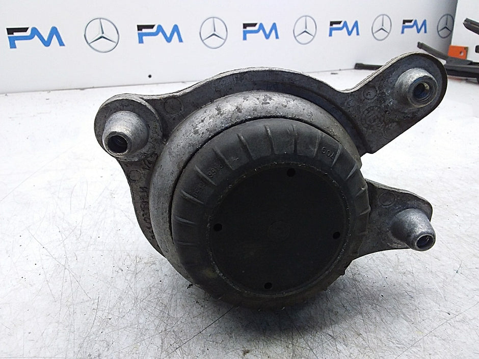 MERCEDES BENZ  C-CLASS  W205  ENGINE MOUNT RIGHT OS A2052406717 FMR362