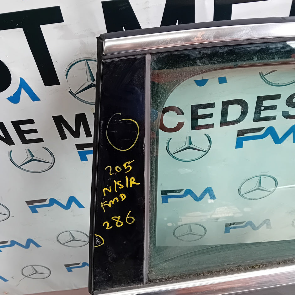 MEECEDES C-CLASS W205 SLN PASSENGER REAR DOOR NSR 2014 ON GREY FMD286