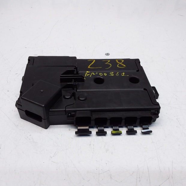Mercedes E-Class W213 Front Inboard Fuxebox Module Unit A2135406200 FM00361