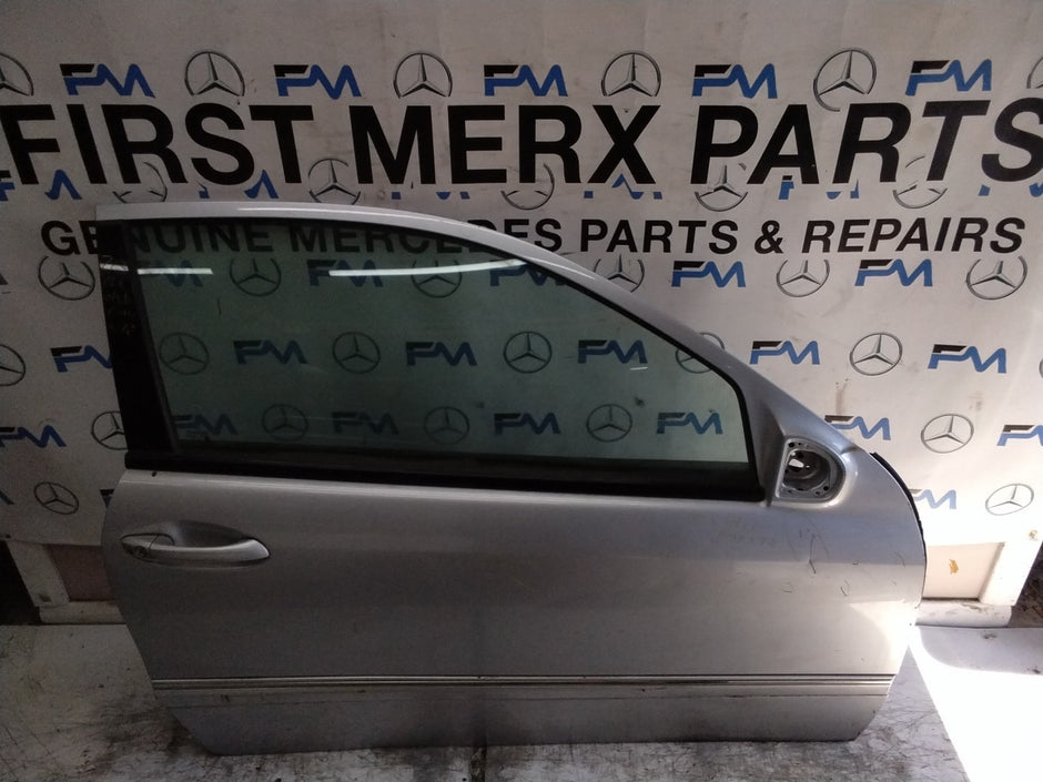 MERCEDES C-CLS W203 SLN DRIVER FRONT DOOR OSF SILVER 2001-04  FMD592