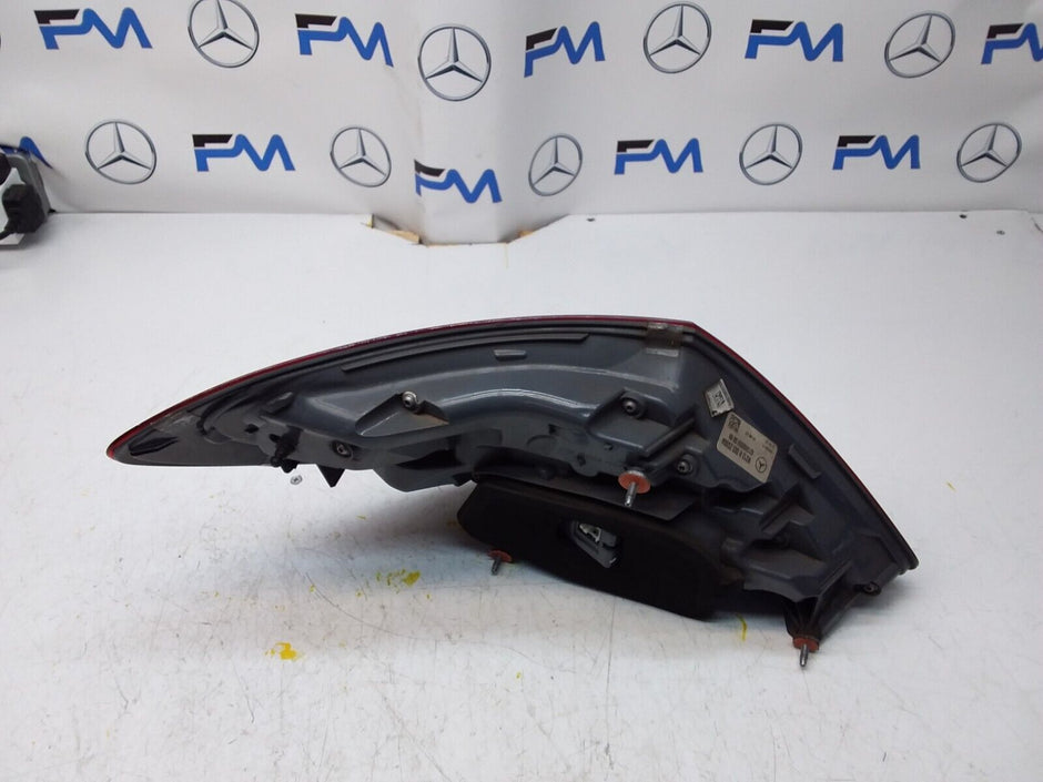 2017 MERCEDES E-CLASS W213 REAR DRIVER SIDE O/S LED LIGHT A2139068000 FMT31