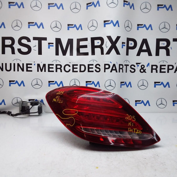 2015 MERCEDES  C CLASS W205 REAR PASSENGER SIDE LED LIGHT A2059061357 FMT20