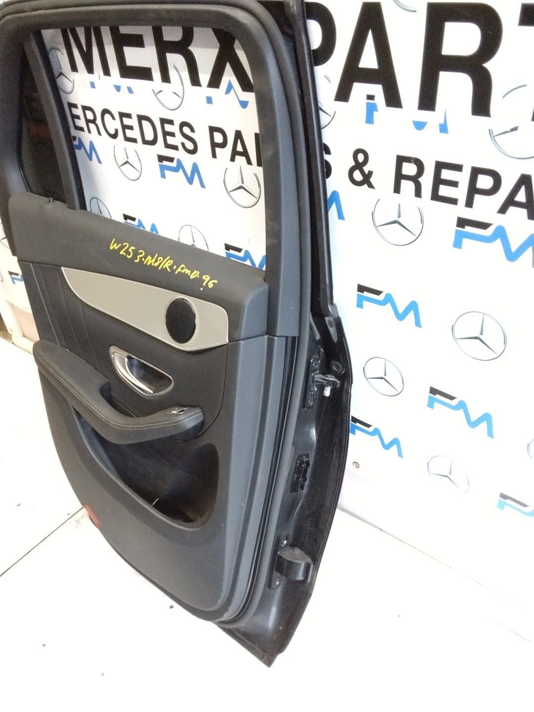 MERCEDES BENZ  GLC W253 PASSENGER SIDE REAR DOOR N/S/R COMPLETE BLACK FMD96
