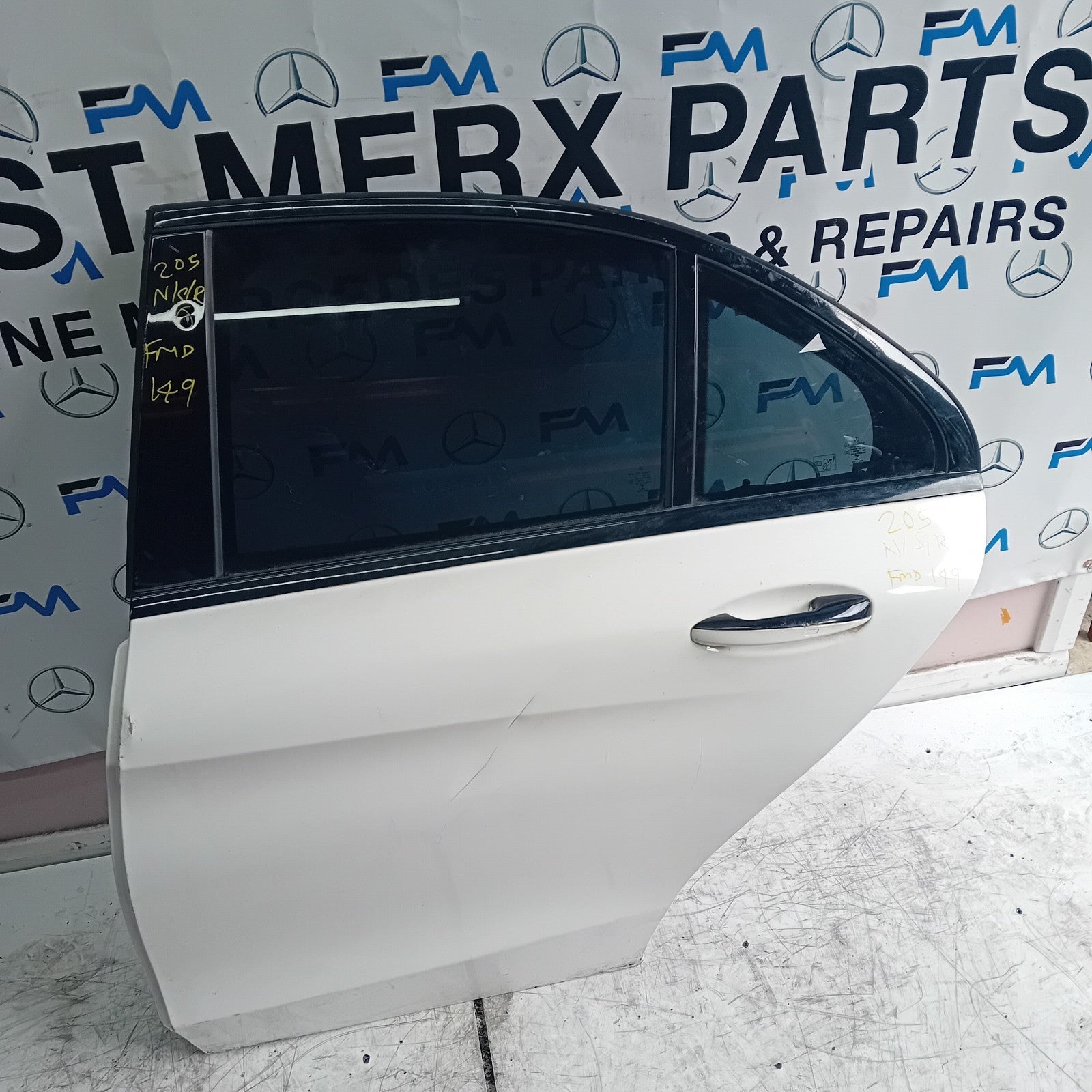 MERCEDES BENZ C-CLASS W205 PASSENGER SIDE REAR DOOR N/S/R WHITE  COMPLETE FMD149