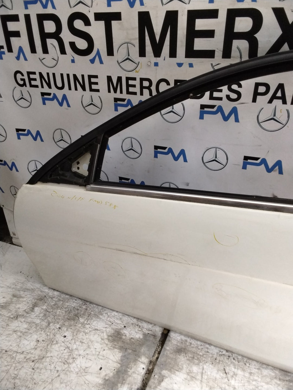 MERCEDES BENZ  C-CLS W204 SLN PASSENGER FRONT DOOR NSF WHITE 2008-14  FMD588