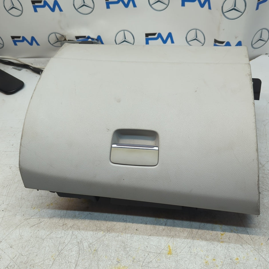 MERCEDES B-CLASS W246 DASHBOARD GLOVEBOX 2012 FM001437