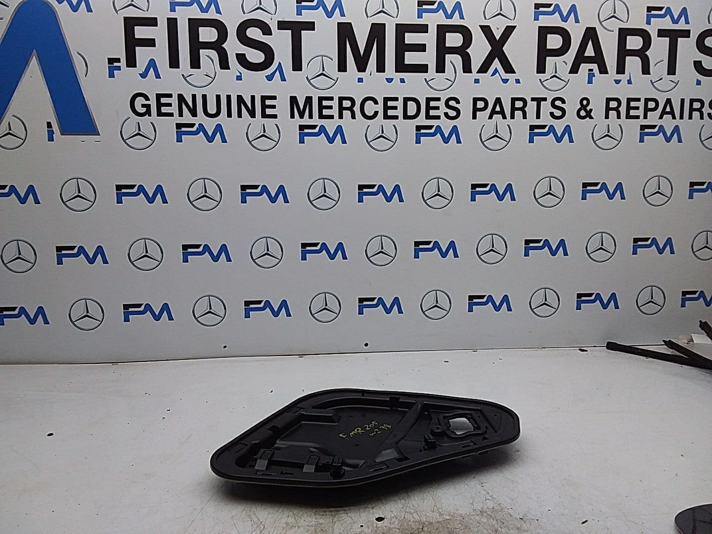 MERCEDES E-CLASS W238 INNER DOOR PANEL COVER FRONT RIGHT A2387200408 FMR205