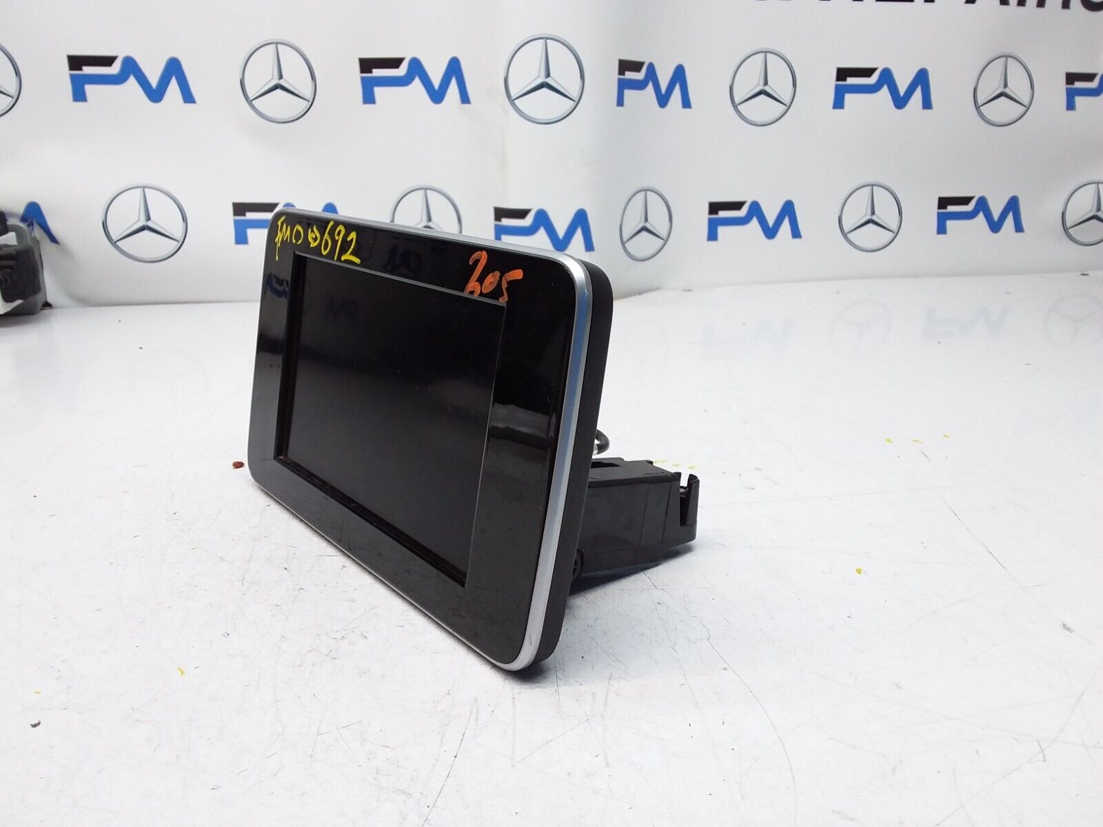 MERCEDES C-CLASS W205 2014 SAT NAV MULTIMEDIA SCREEN A2059004113 FM00692