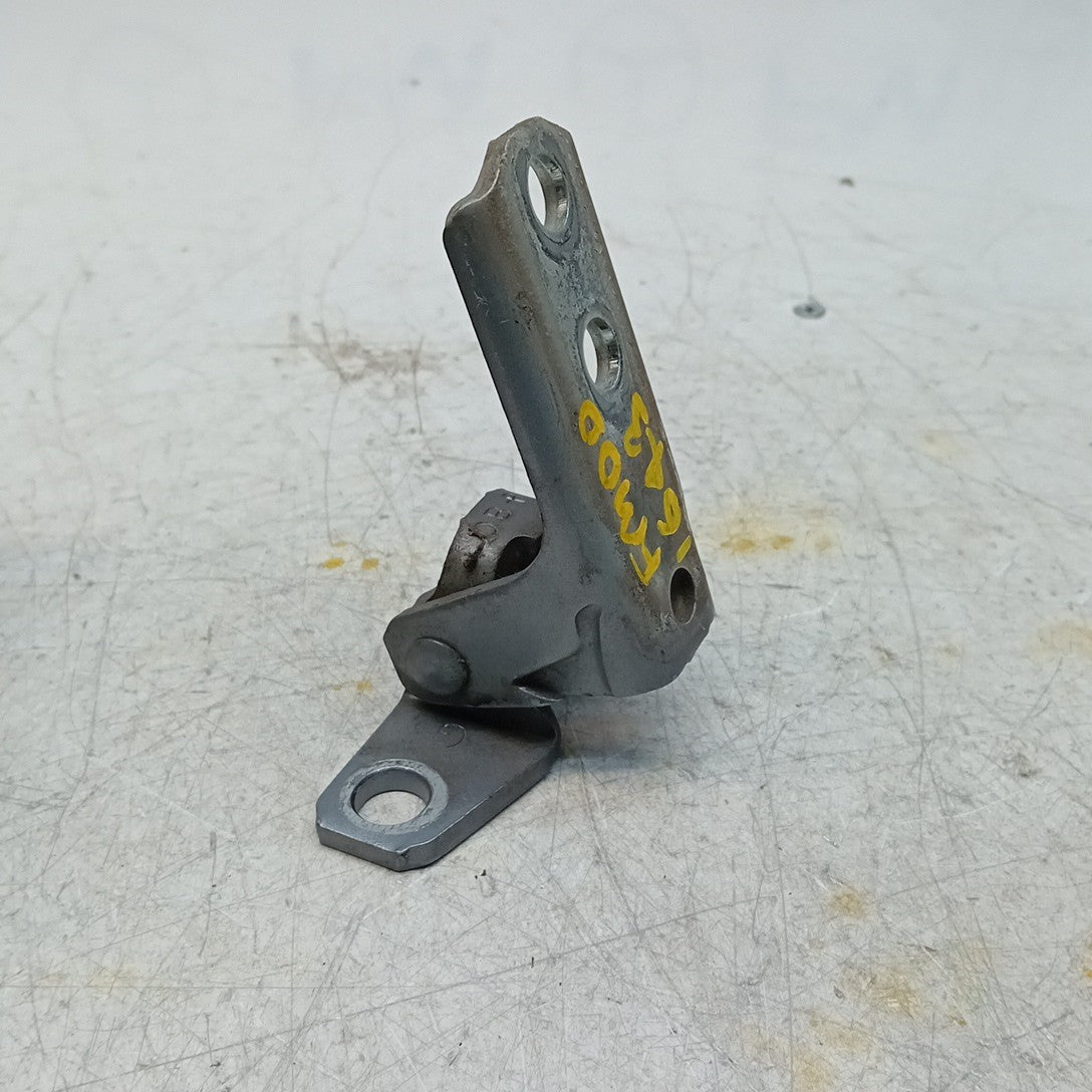 MITSUBISHI OUTLANDER MK3  FRONT DOOR HINGE PANEL E1 A046834 FM001643
