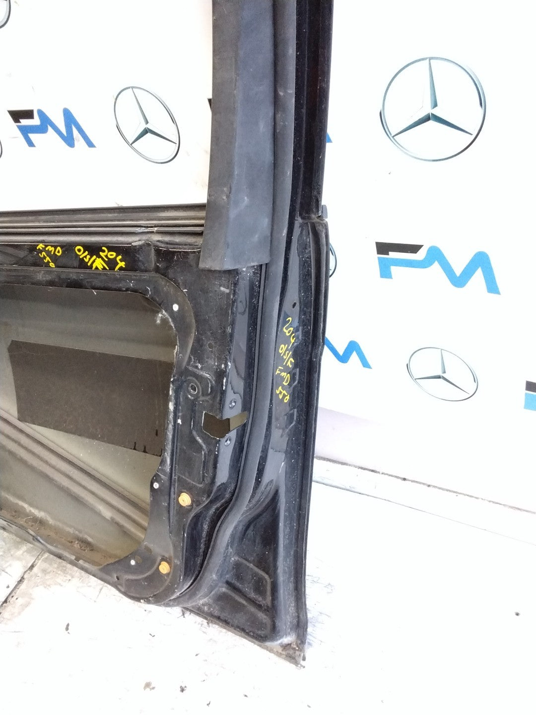 MERCEDES C-CLASS W204 SLN DRIVER FRONT DOOR OSF BLACK 2008-14 COMPLETE FMD550