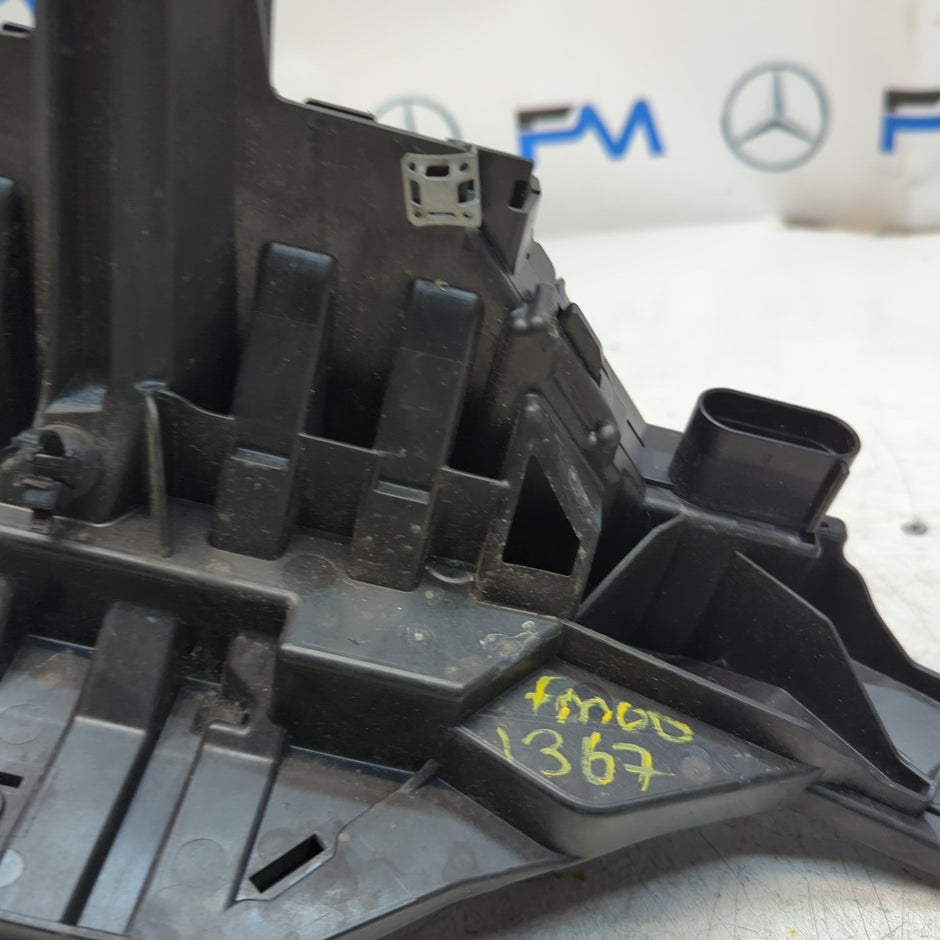 MERCEDES  E-CLASS W213 FUSE RELAY JUNCTION BOX A2135400750 2016 FM001367