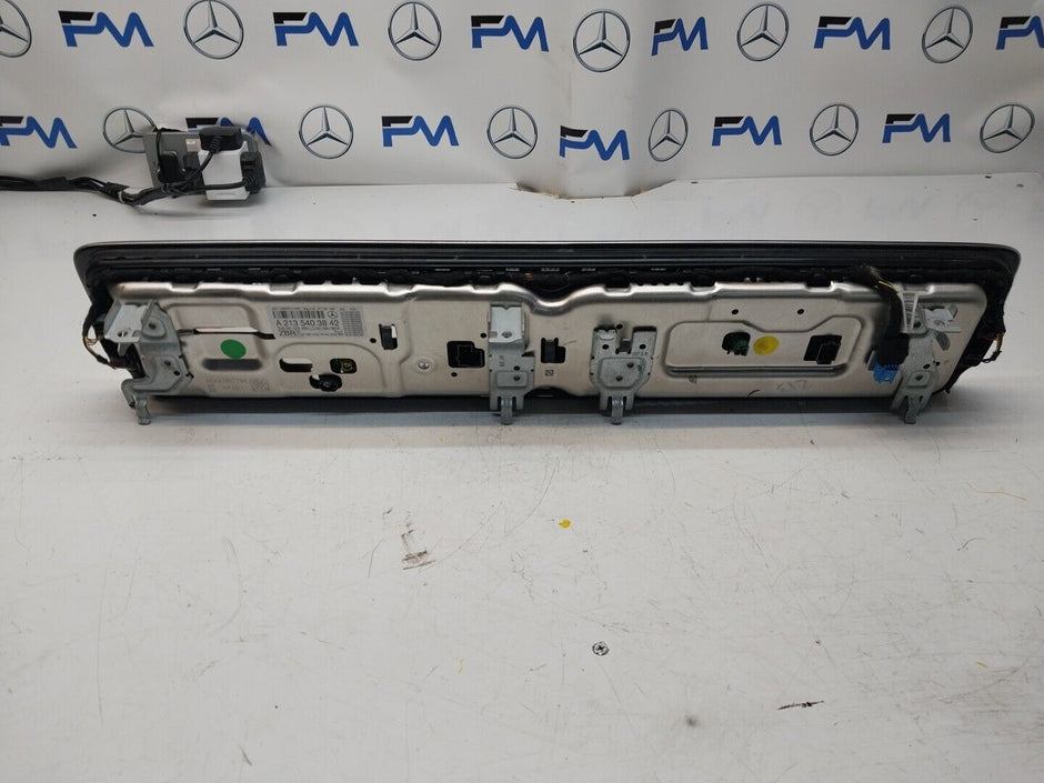 MERCEDES BENZ E-CLASS W213 W238 SAT NAV SCREEN HEAD UNIT A2135406986 FM00650