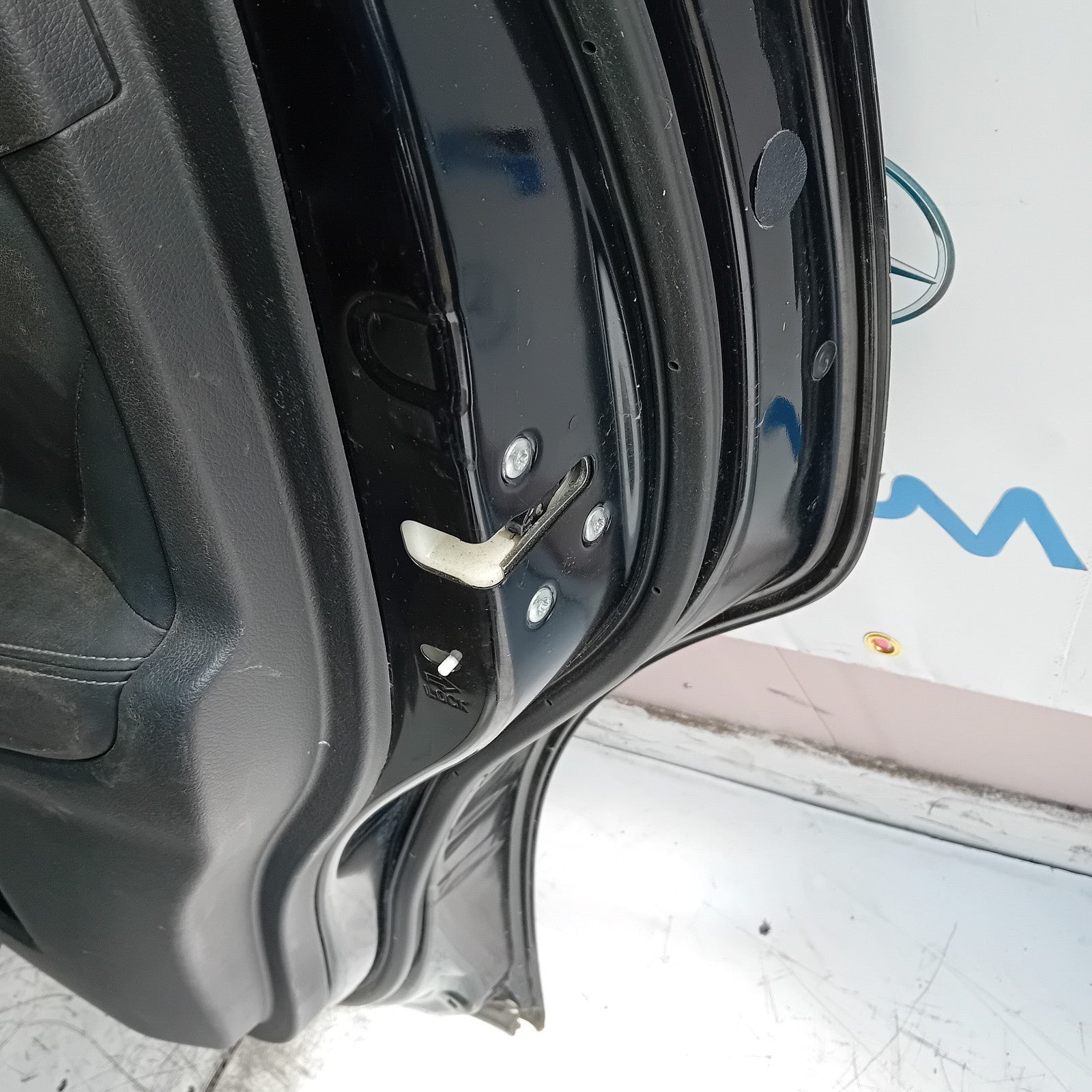 MITSUBISH OUTLANDER MK3 DRIVER SIDE REAR DOOR OSR BLACK 2013 COMPLETE FMD192