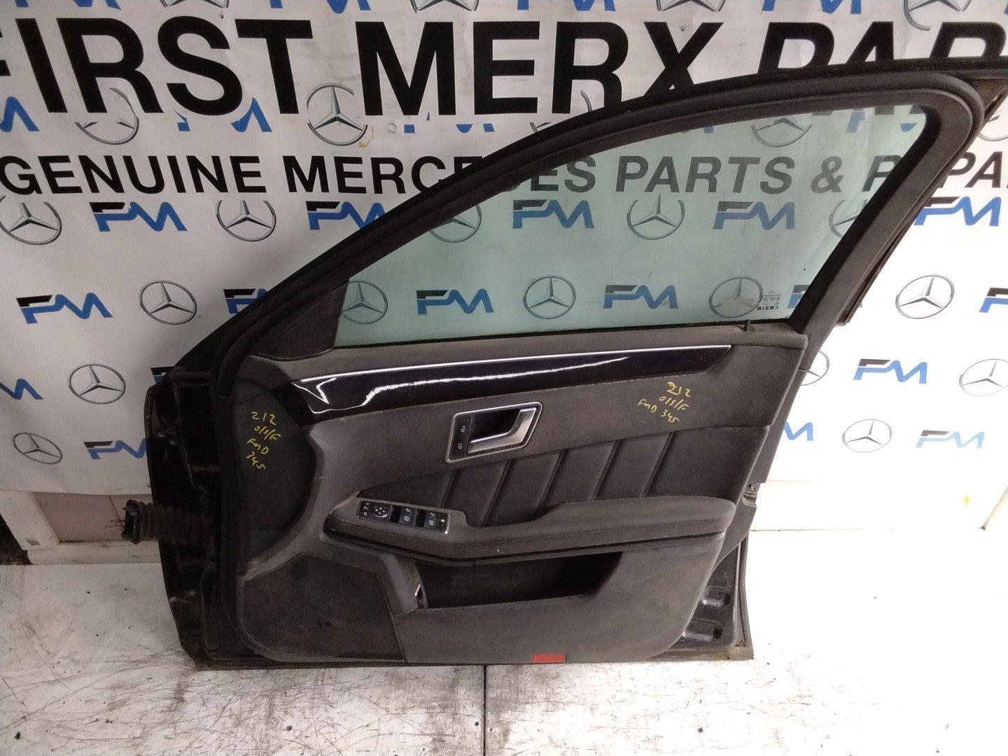 MERCEDES E-CLASS W212 SLN DRIVER FRONT DOOR OSR BLACK 2009-2016 COMPLETE FMD345