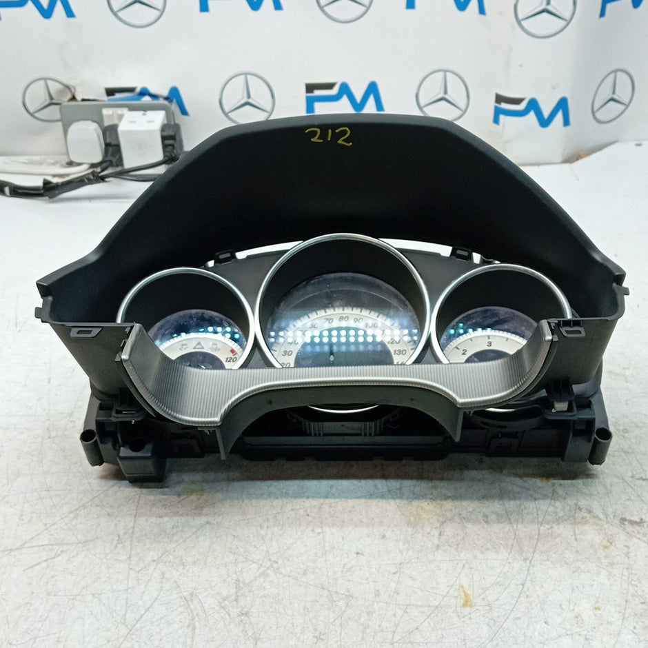MERCEDES E-CLASS W212 SPEEDOMETER INSTRUMENT CLUSTER BLACK A2129001025 FM001557