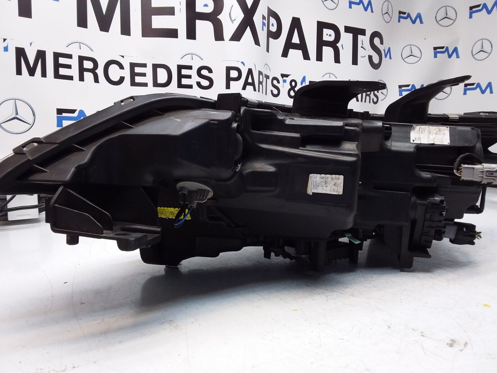 MITSUBISHI OUTLANDER MK3 2016 HEADLIGHT DRIVER SIDE RIGHT R009A ZKUI FMH72