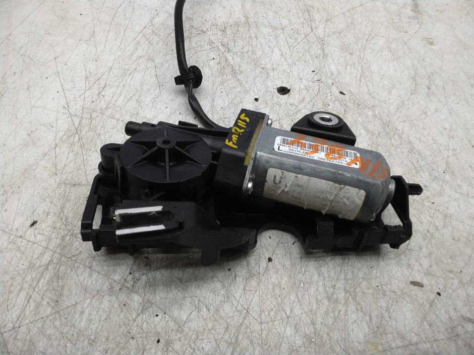  MERCEDES E-CLASS W238 FRONT NEAR SIDE SEAT BELT RETRACTOR A2058600182 FMR115