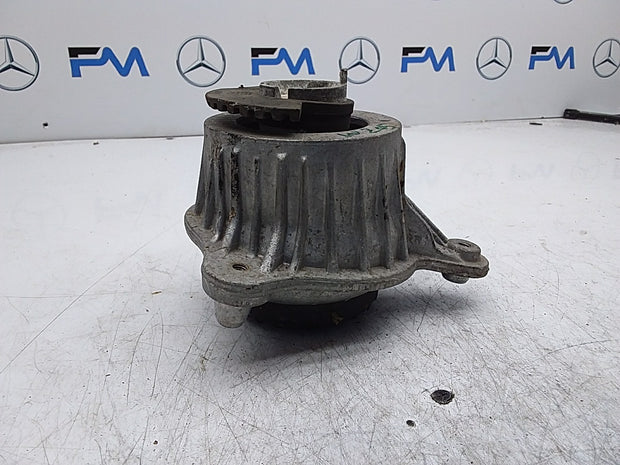 MERCEDES BENZ  C-CLASS W205  ENGINE MOUNT RIGHT OS A2052406717 FMR321