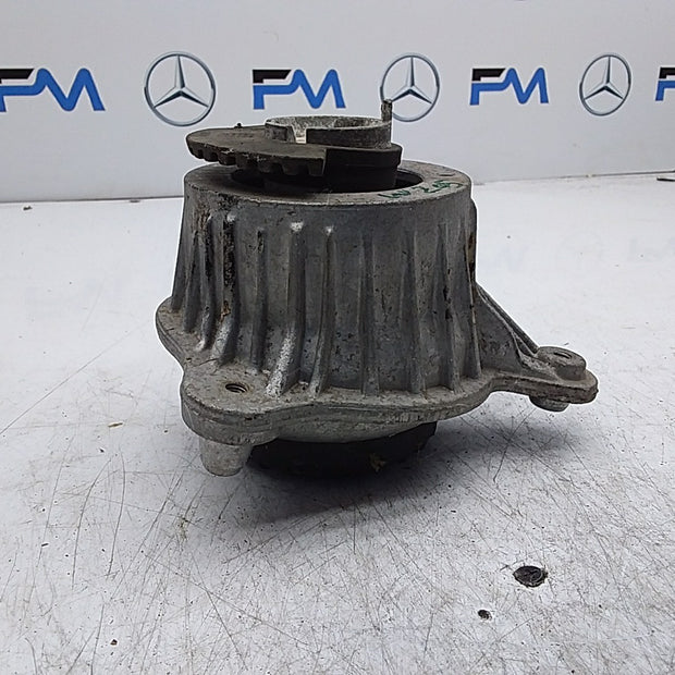 MERCEDES BENZ  C-CLASS W205  ENGINE MOUNT RIGHT OS A2052406717 FMR321