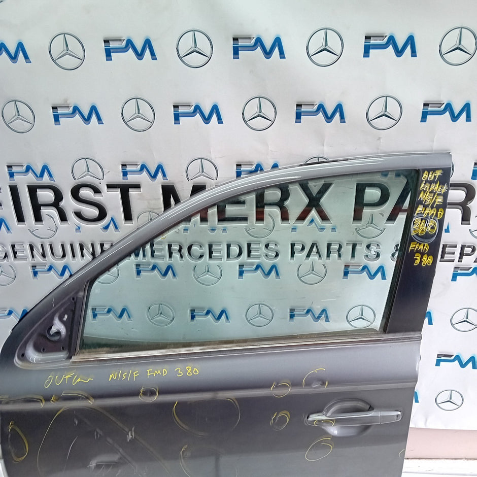 MITSUBISHI OUTLANDER MK3 PASSENGER FRONT DOOR NSF GREY COMPLETE FMD380