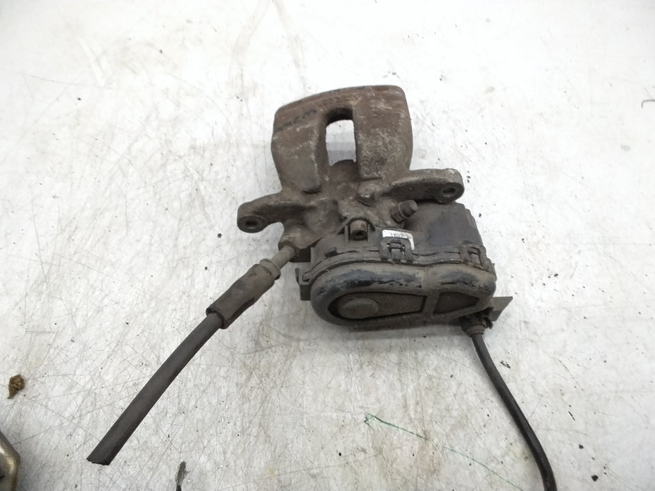 MERCEDES  B-CLASS W246 BRAKE CALIPER REAR LEFT PASSENGER SIDE A2464232198 FMR138