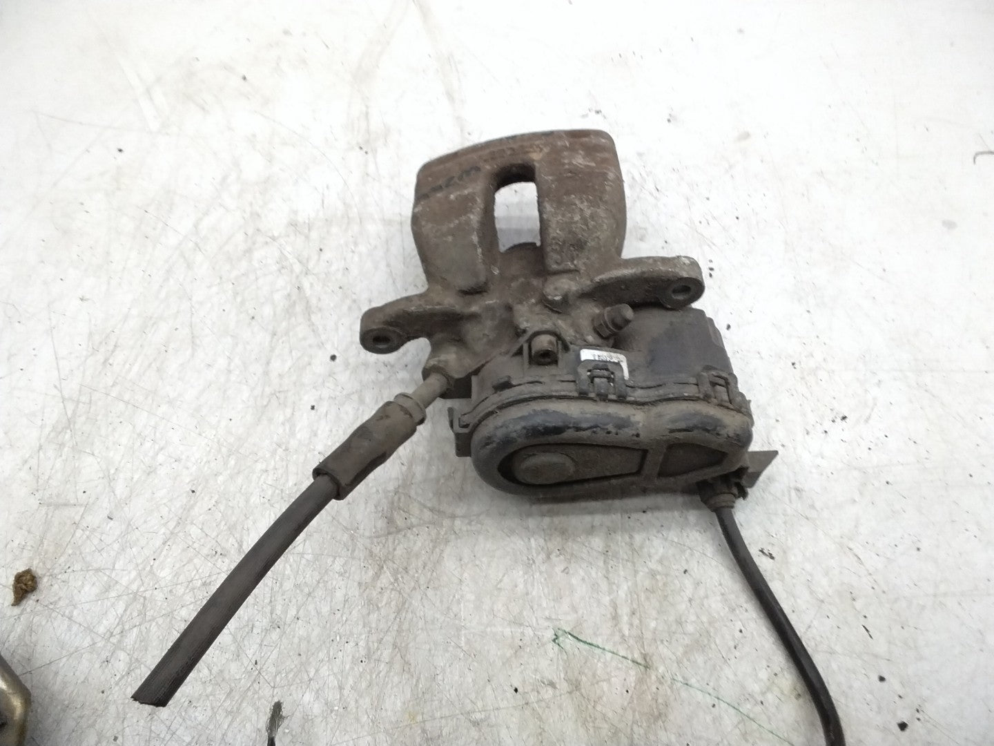 MERCEDES  B-CLASS W246 BRAKE CALIPER REAR LEFT PASSENGER SIDE A2464232198 FMR138