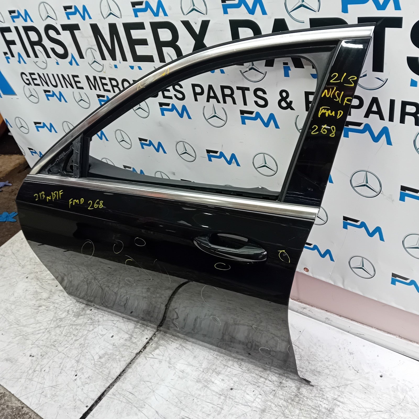 MERCEDES E-CLASS W213 SLN PASSENGER FRONT DOOR OSF BLACK 2016 ON COMPLETE FMD268