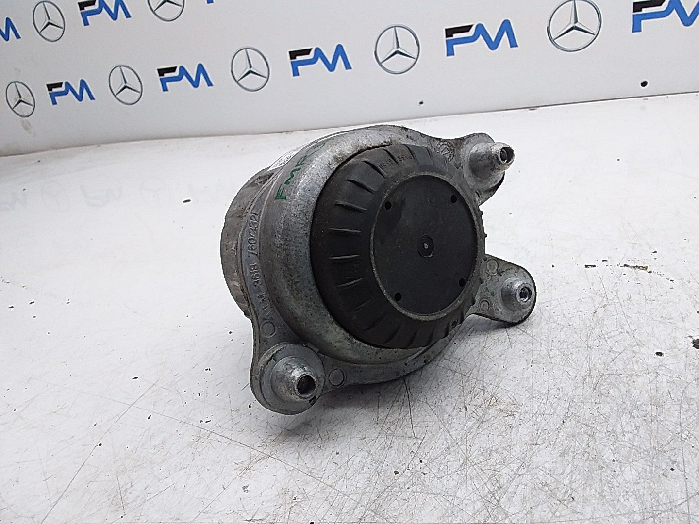 MERCEDES BENZ  C-CLASS  W205  ENGINE MOUNT LEFT NS A2052406617 FMR345