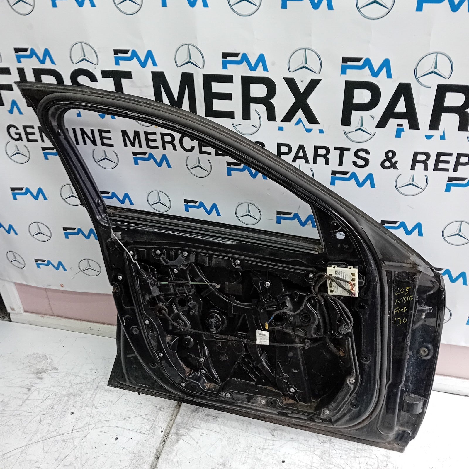 MERCEDES BENZ C-CLASS W205 PASSENGER SIDE FRONT DOOR N/S/F  BLACK FMD130