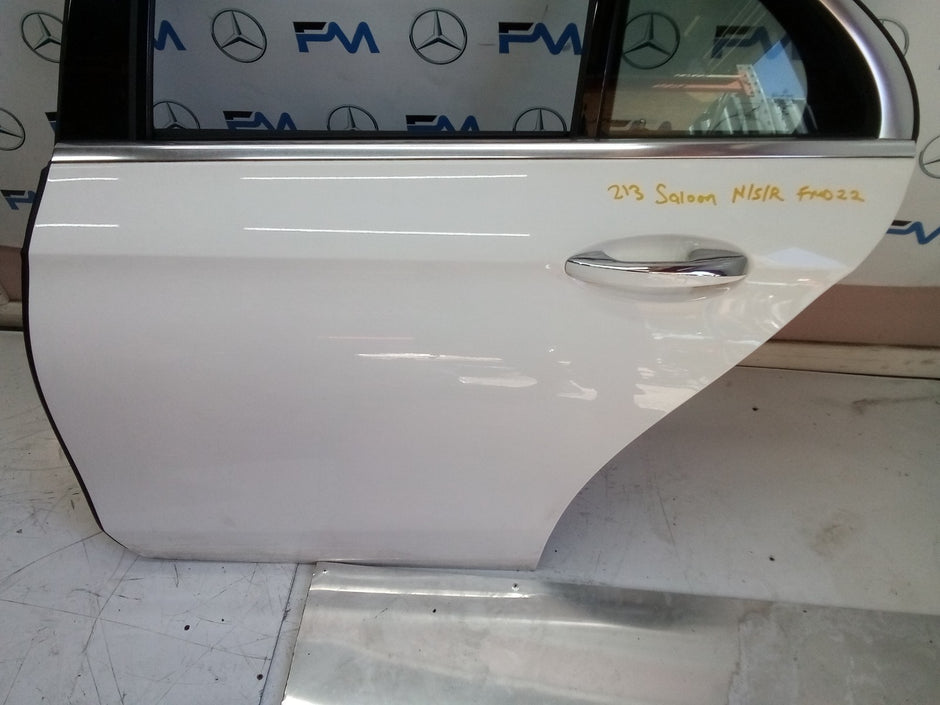 MERCEDES E CLASS W213 SALOON PASSENGER REAR DOOR (NEAR SIDE REAR) WHITE FMD22